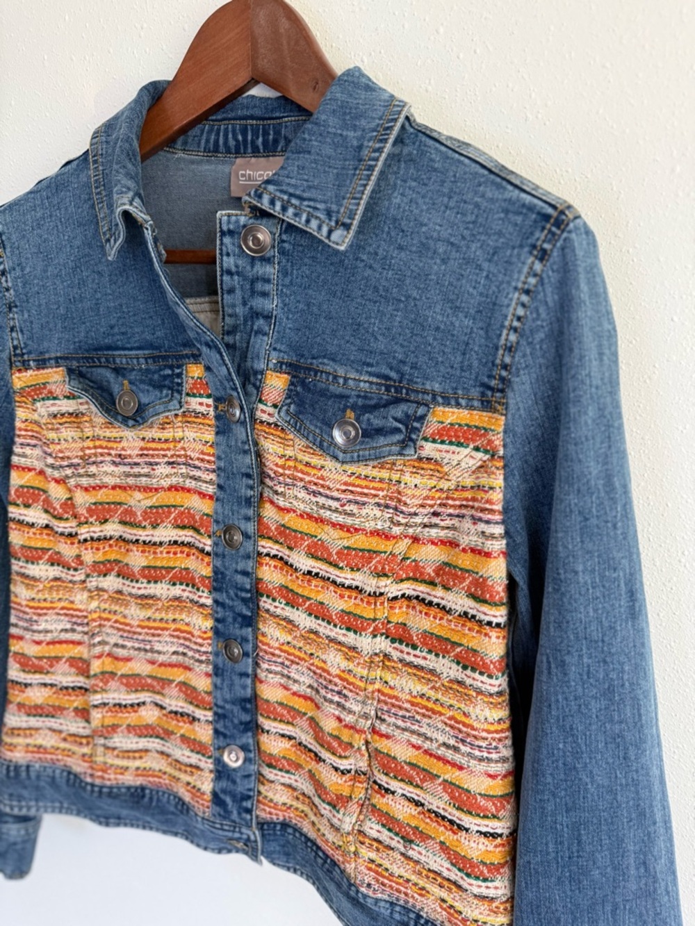 Chico’s Cropped Denim Jacket Textured Boho Panel Size 0 Small Statement - Picture 2 of 8